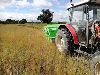 Hay Strewing Tractor